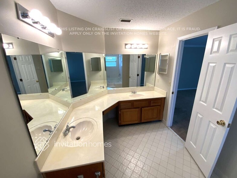 Building Photo - 1790 Sternwheel Dr