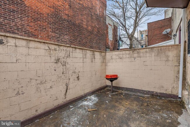 Building Photo - 1812 S 17th St