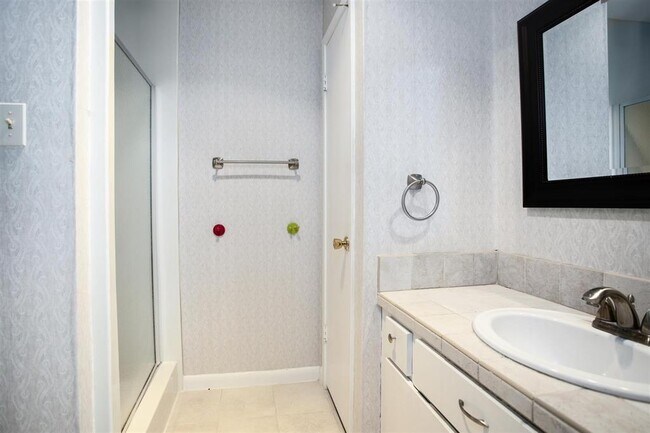 Building Photo - 1300 Augusta Dr