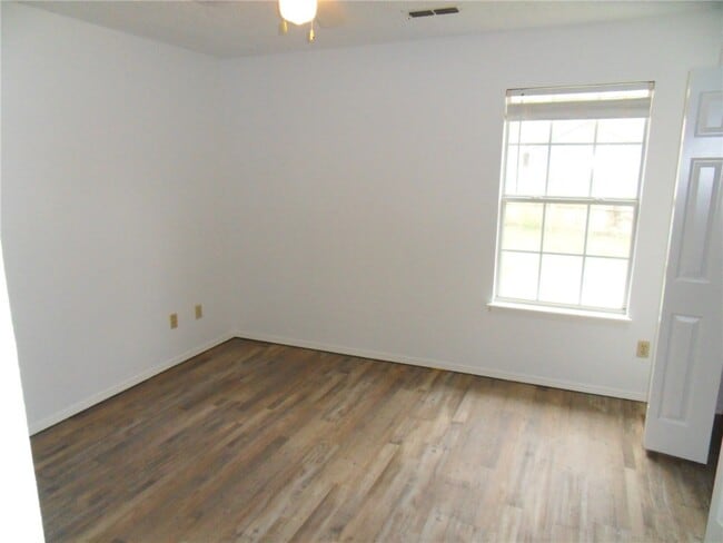 Building Photo - 2937 N Fiesta Dr