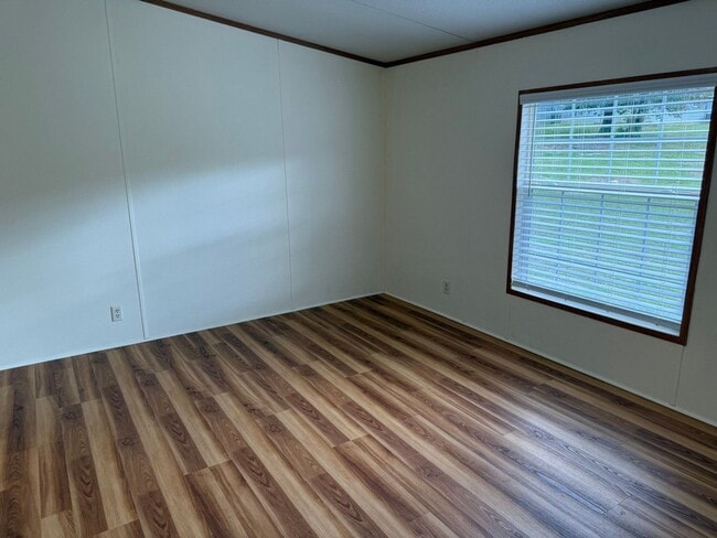 Building Photo - 5200 John Hall Rd