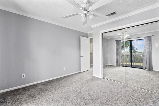 Building Photo - 2201 Lakeway Blvd