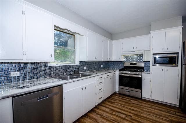 Building Photo - 104 Cole St