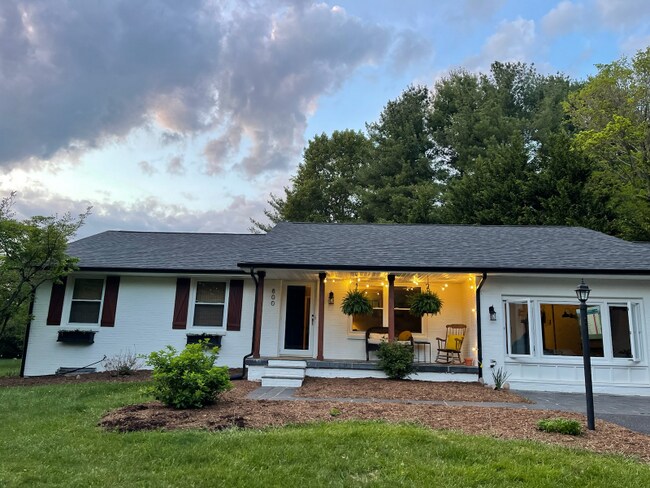 Primary Photo - 800 Summit Dr