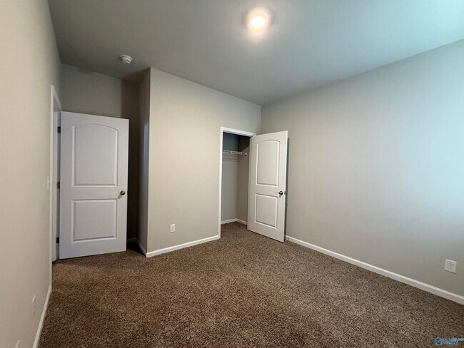 Building Photo - 116 River Haven Dr