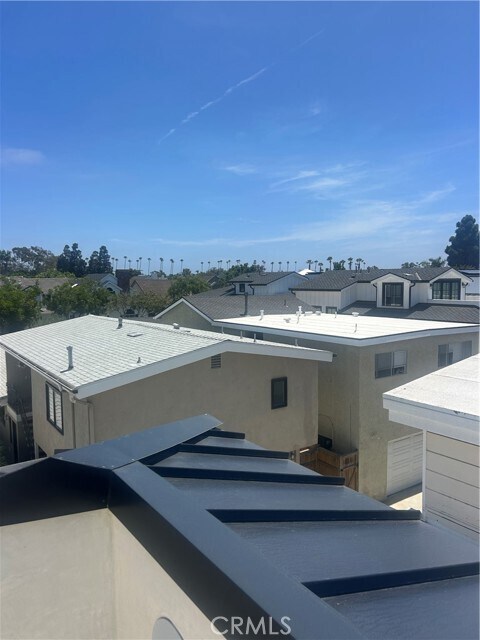 Building Photo - 612 Begonia Ave