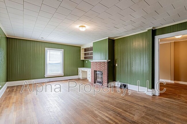 Building Photo - 678 N Liberty St