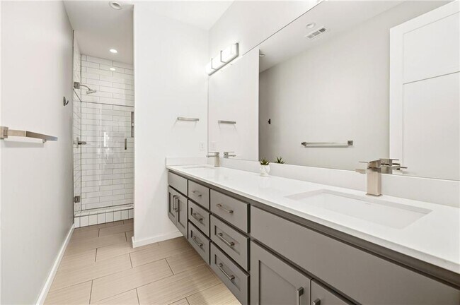 Building Photo - 632 Bella Vista Rd