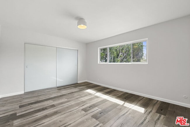 Building Photo - 645 Westmount Dr