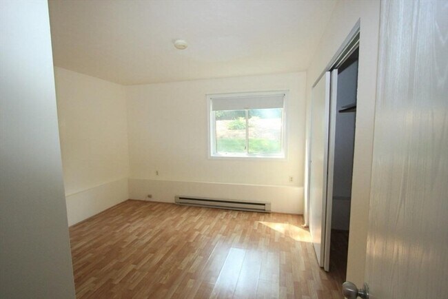Building Photo - 76 Highwood Dr