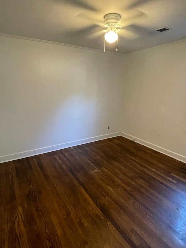 Building Photo - 3BD/1BA Home located Near U of M!