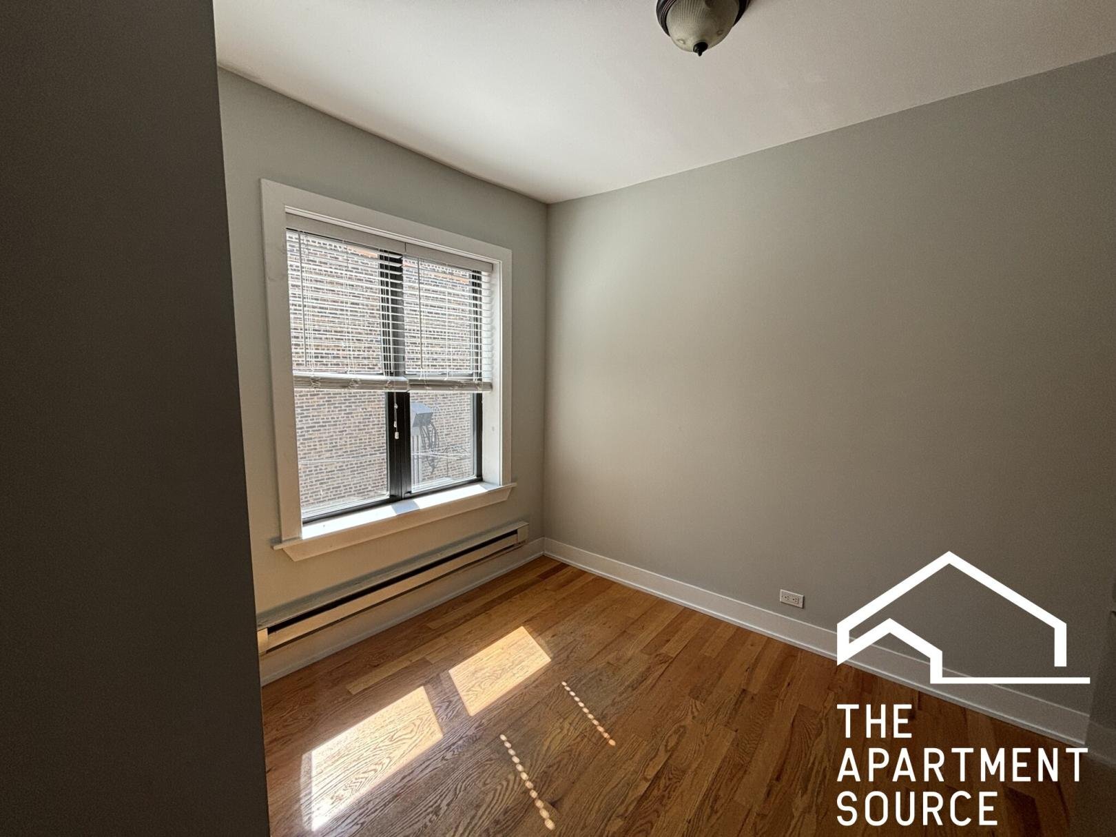 Building Photo - 3722 N Pine Grove Ave