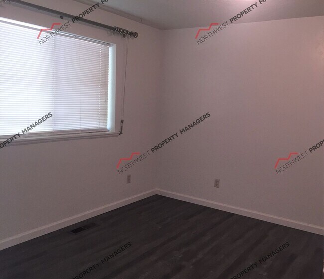 Building Photo - 723-725 S Gold St