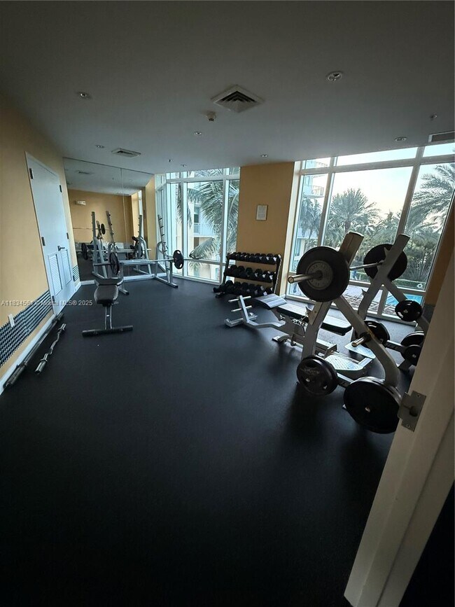 Building Photo - 1745 E Hallandale Beach Blvd