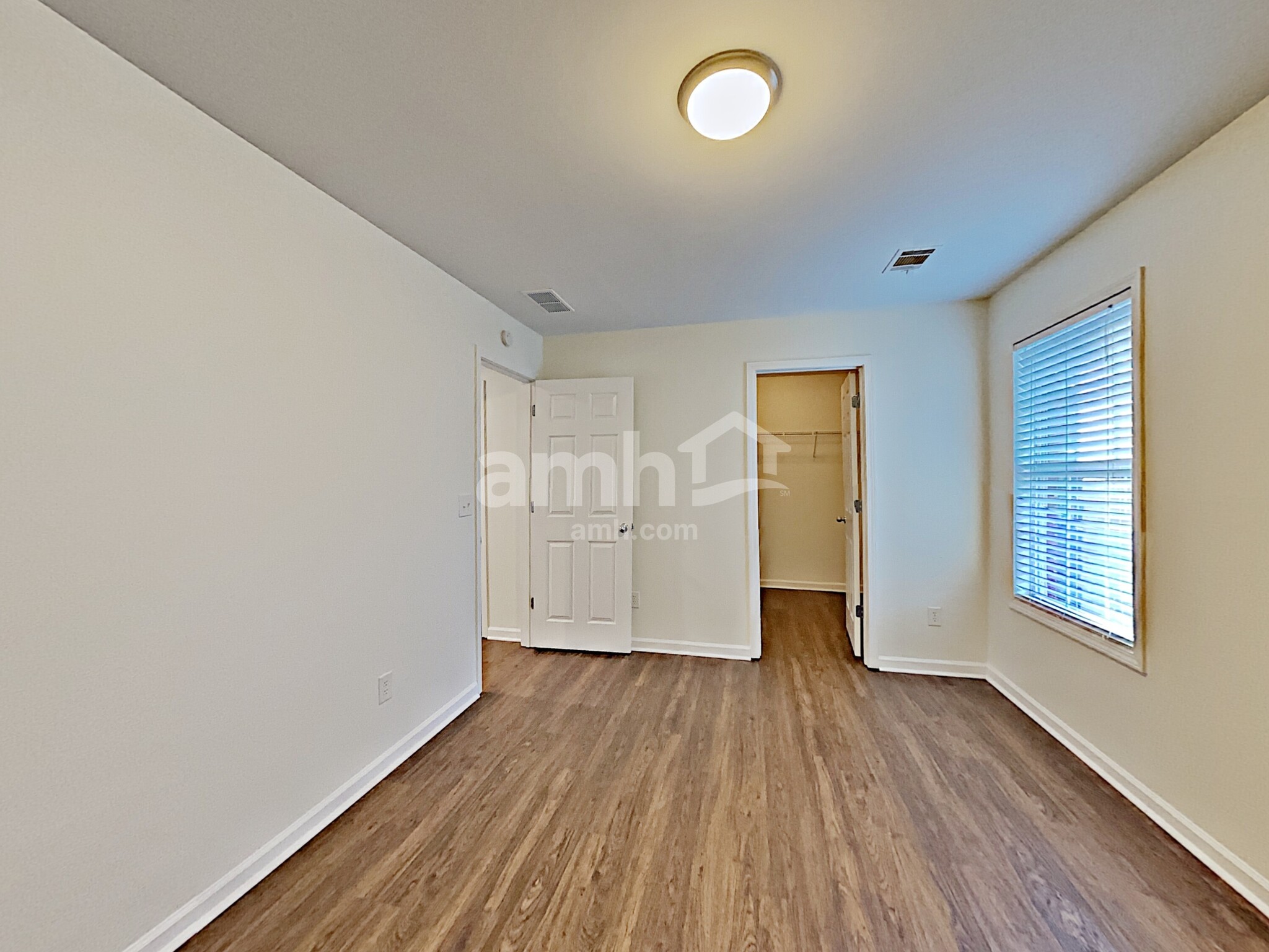 Building Photo - 932 Park Hollow Way