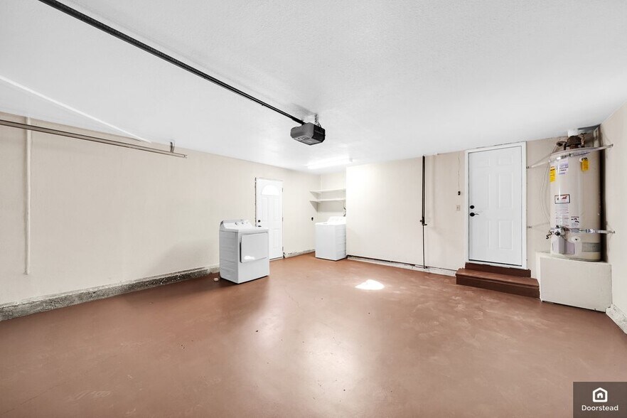 Building Photo - 25579 Calaroga Ave