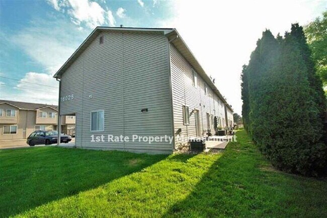 Building Photo - 16025 N 19th St