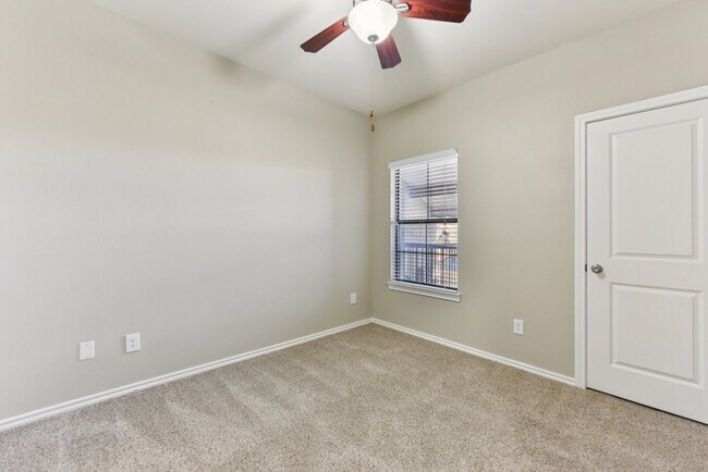 Floorplan - Waters Edge Apartment Homes