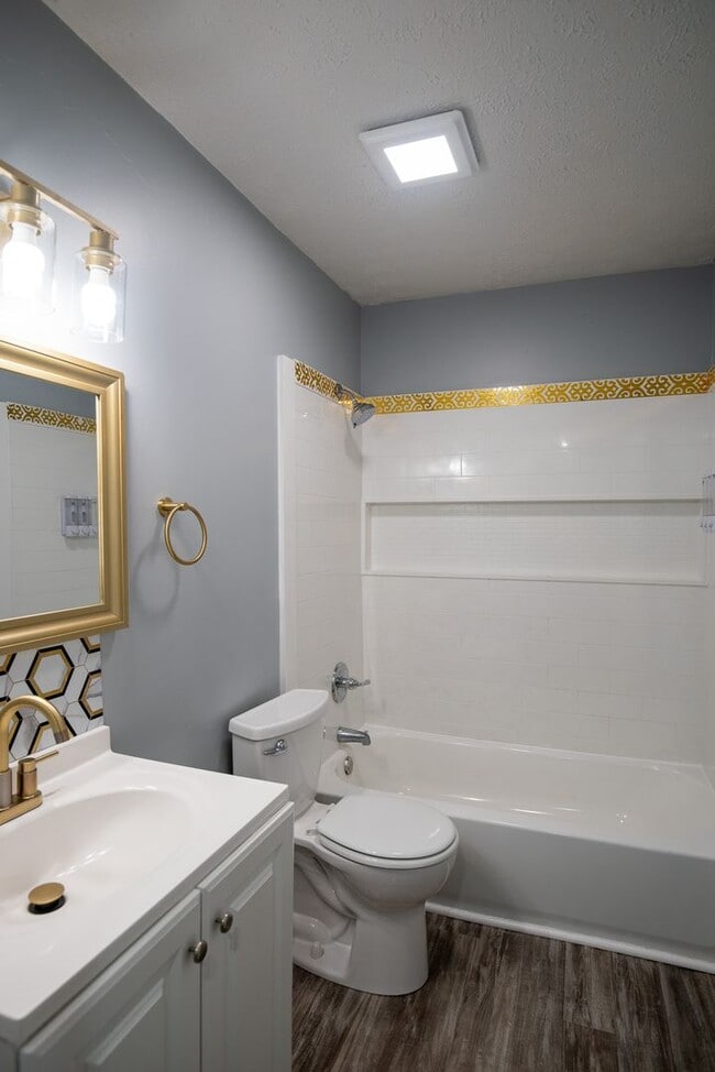 Building Photo - Beautifully Updated 3BR Home with Fenced Yard & Covered Porch