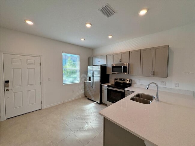 Building Photo - 8576 Daybreak St