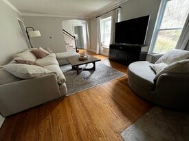 Building Photo - 1838 Oakridge Dr