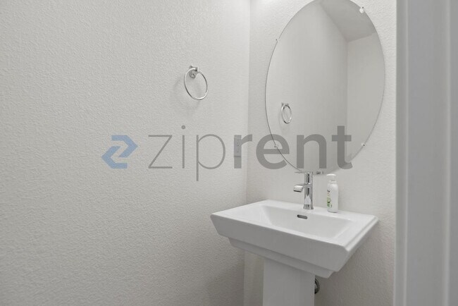 Building Photo - 109 Tranquil Ln