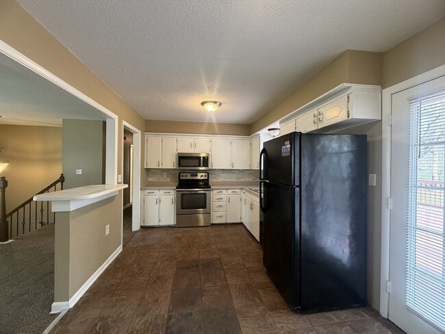 Building Photo - 5035 Overton Ave