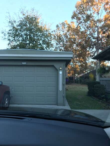 Building Photo - 840 King James Ct