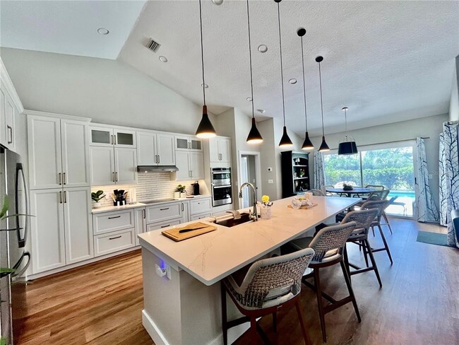 Building Photo - 6000 Key Largo Cir