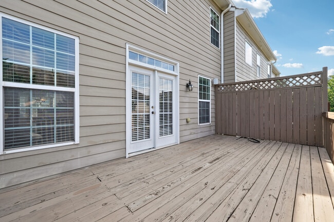 Building Photo - 6043 China Rose Ln