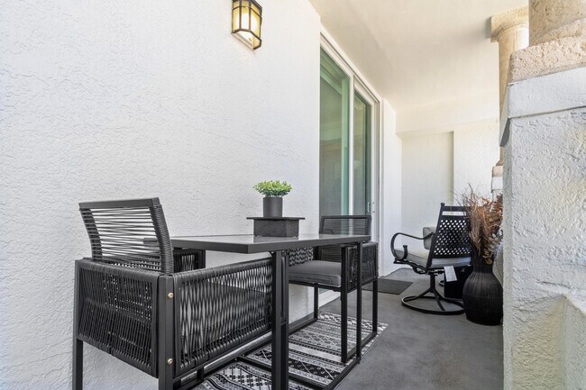 Building Photo - 600 S Dixie Hwy