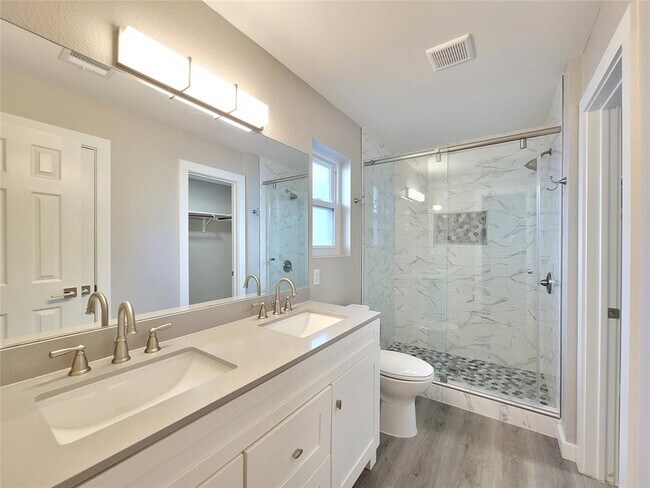 Building Photo - 804 Kavanagh Dr