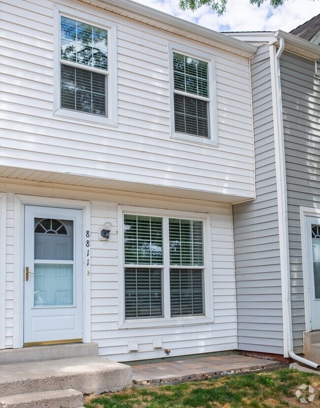 Building Photo - Nice 2 Bedroom Townhome in Lakewood