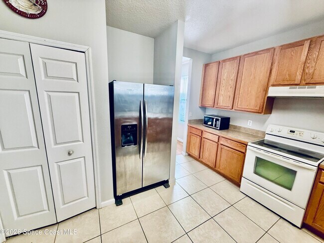 Building Photo - 402 Breckenridge Cir SE