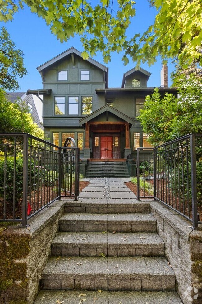 Building Photo - Stunning 1909 Craftsman w/ AC in Coveted C...