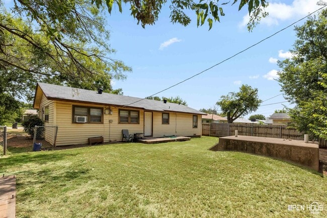Building Photo - 4208 Idlewood Dr