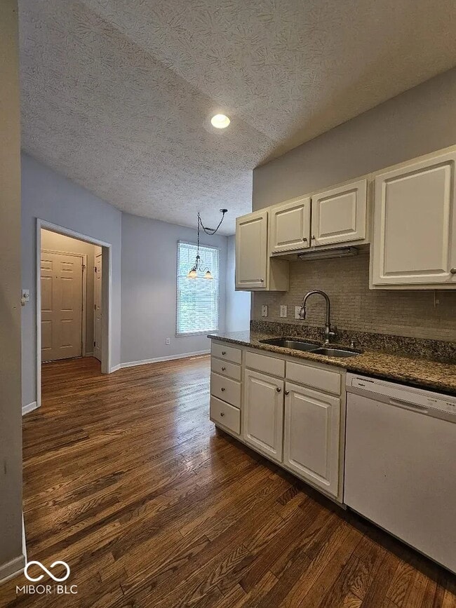 Building Photo - 5757 Spruce Knoll Ct