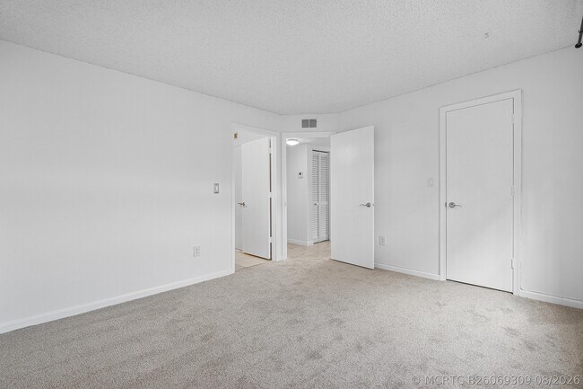 Building Photo - 1345 Crystal Way
