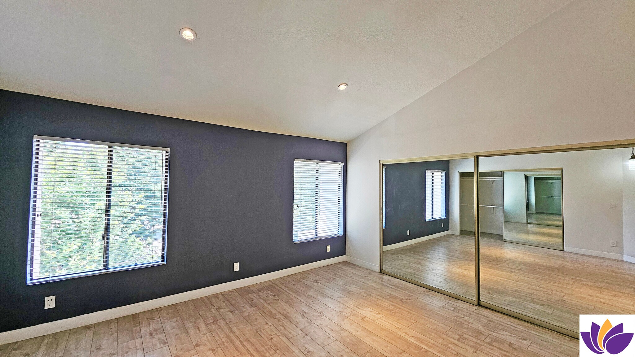 Building Photo - 18130 Oxnard St