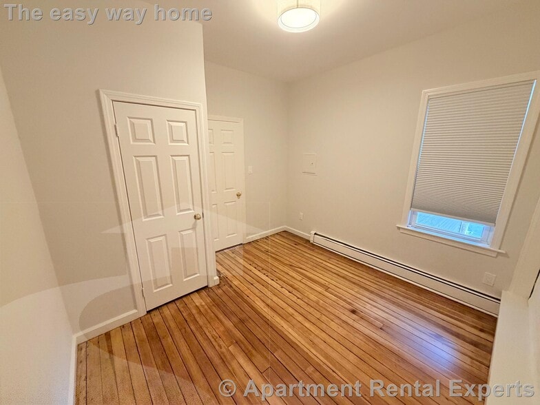 Building Photo - 172 Putnam Ave