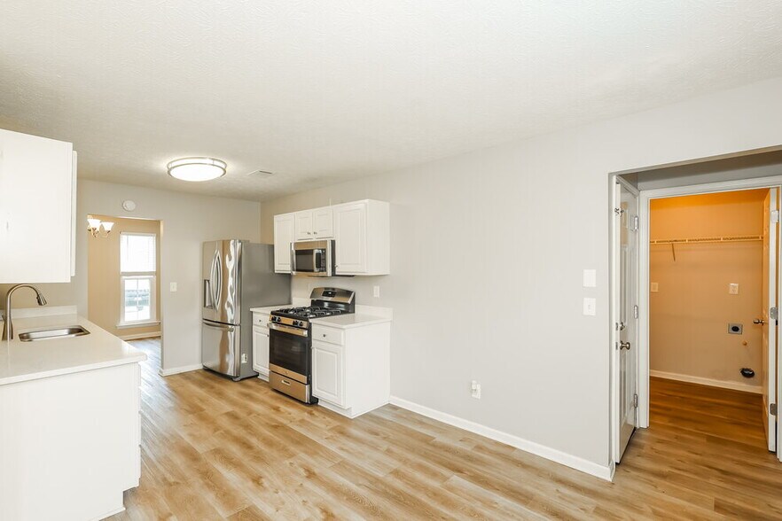 Building Photo - 10841 Paladin Dr