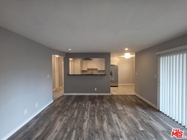 Building Photo - 210 S Lucia Ave