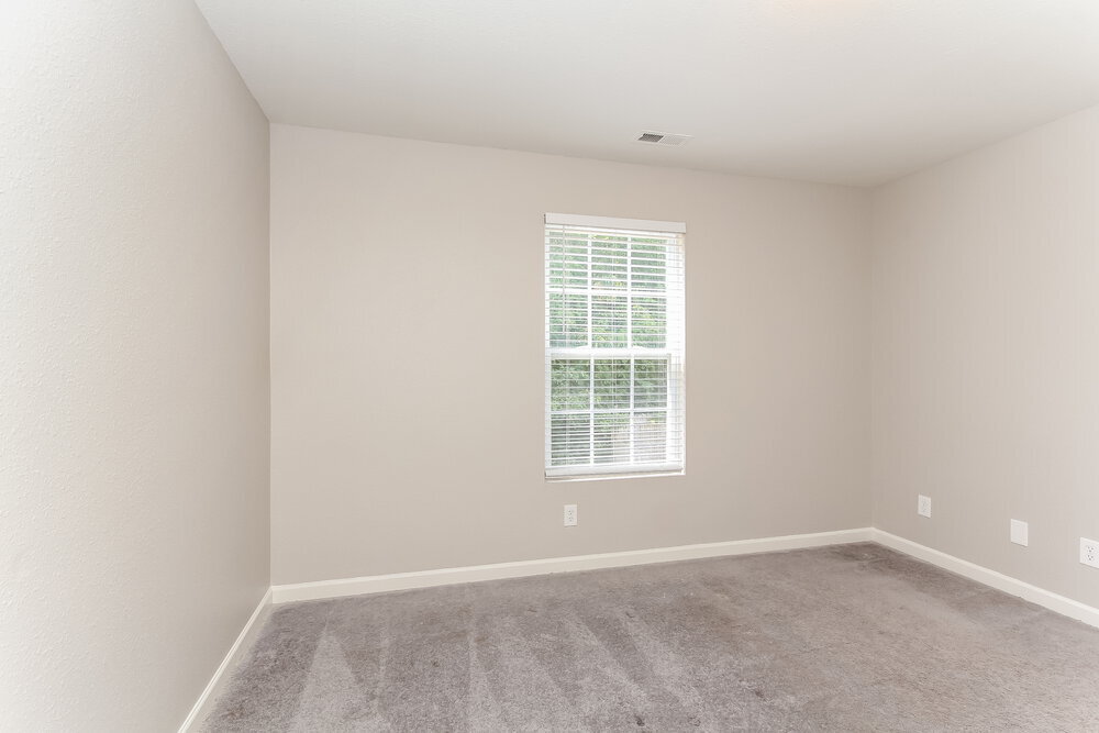 Building Photo - 7221 Fox Point Dr
