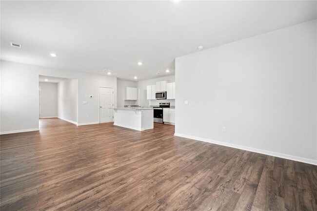 Building Photo - 283 White Cedar Dr