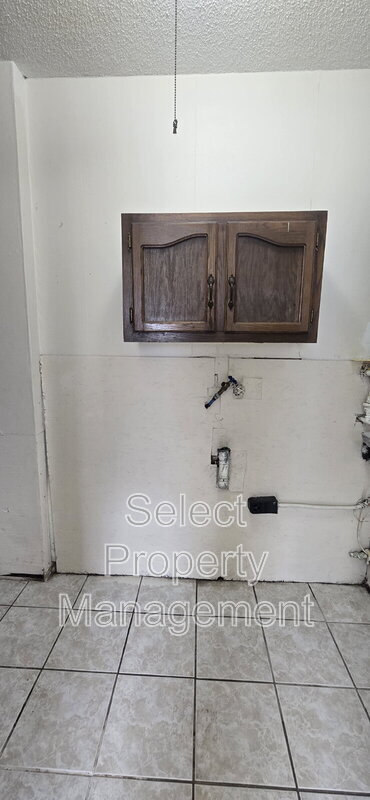 Building Photo - 4405 S Colonial Ave