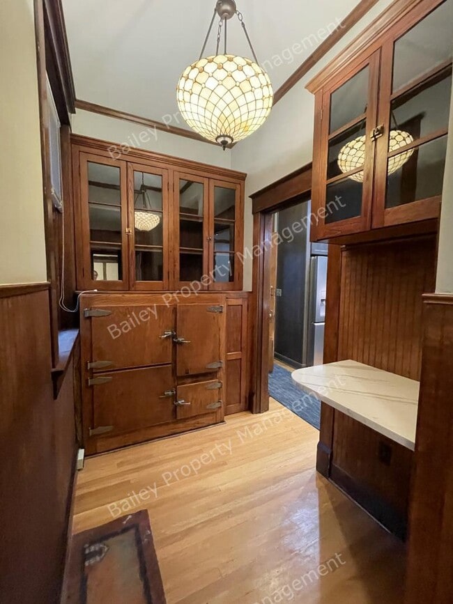 Building Photo - 1458 Cherokee Rd