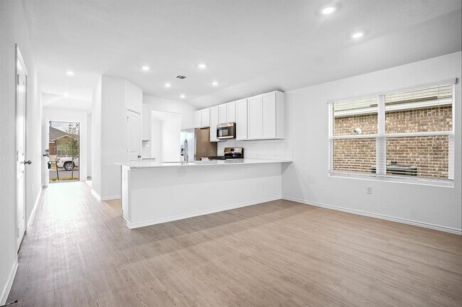 Building Photo - 113 Imola St