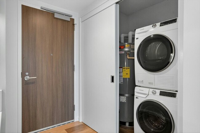 Building Photo - 1500 Rycroft St