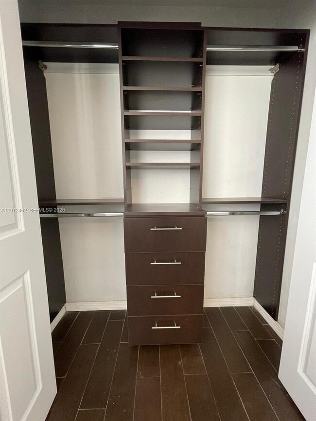 Building Photo - 2813 Bahama Dr