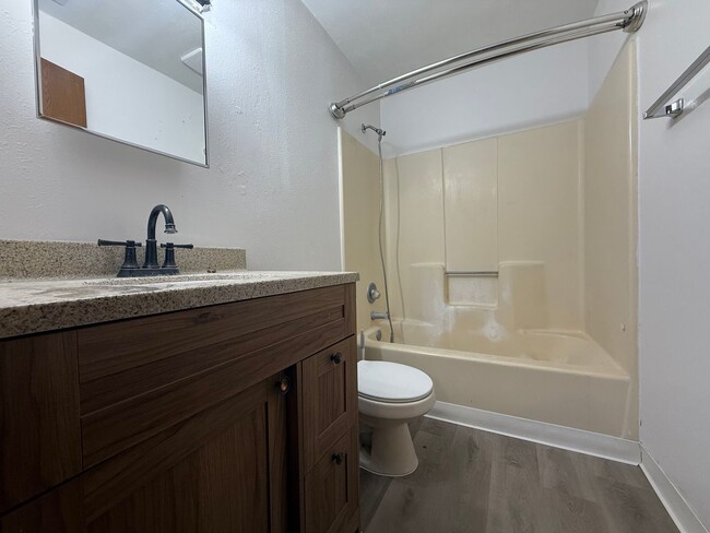 Building Photo - 305 23rd St SE